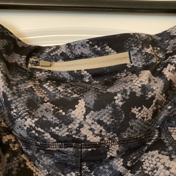 Women’s plus size leggings - Picture 6 of 6